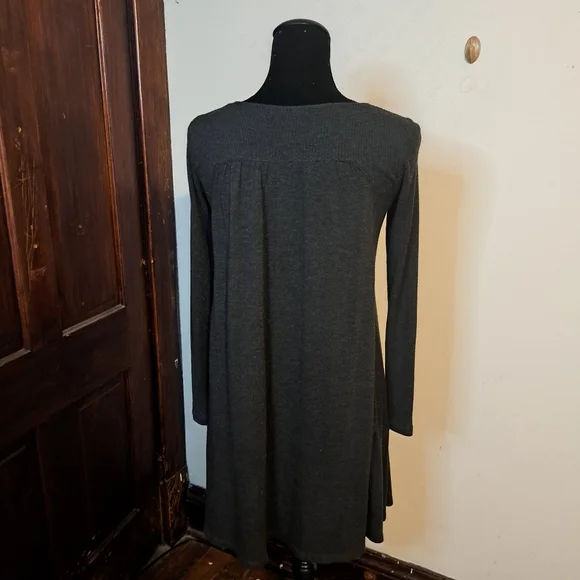 Charcol A-Line Knee-Length Sweater Dress. Plastic Island size Md Partial Ribbing - Picture 7 of 11